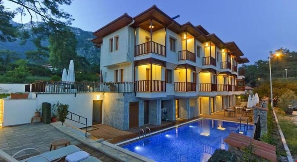SUMMER OTEL