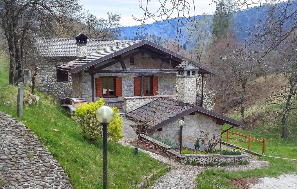 Amazing Home In Zorzoi With Wifi And 2 Bedrooms