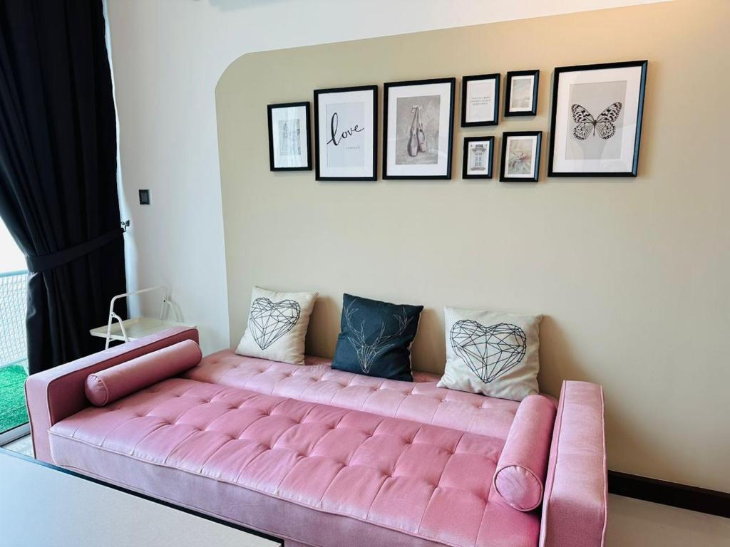 Paragon Residence 8-12pax-Big Balcony with BBQ photo 4