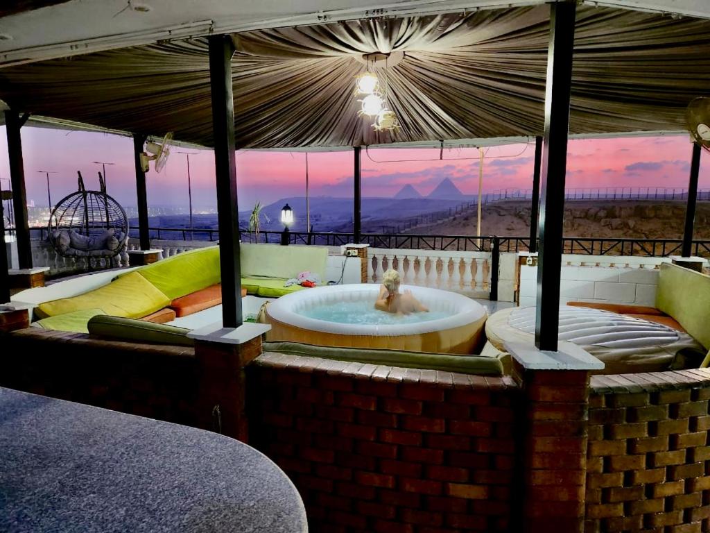 Private Oasis Panoramic Pyramids View RelaxJacuzzi photo 3