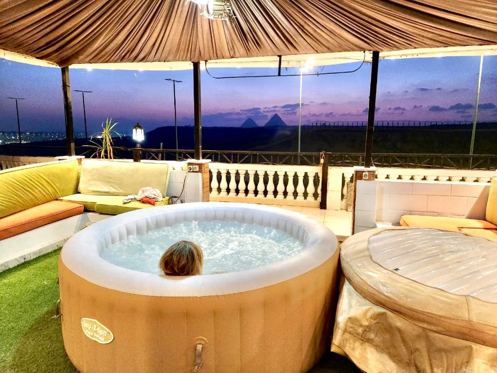 Private Oasis Panoramic Pyramids View RelaxJacuzzi photo 4