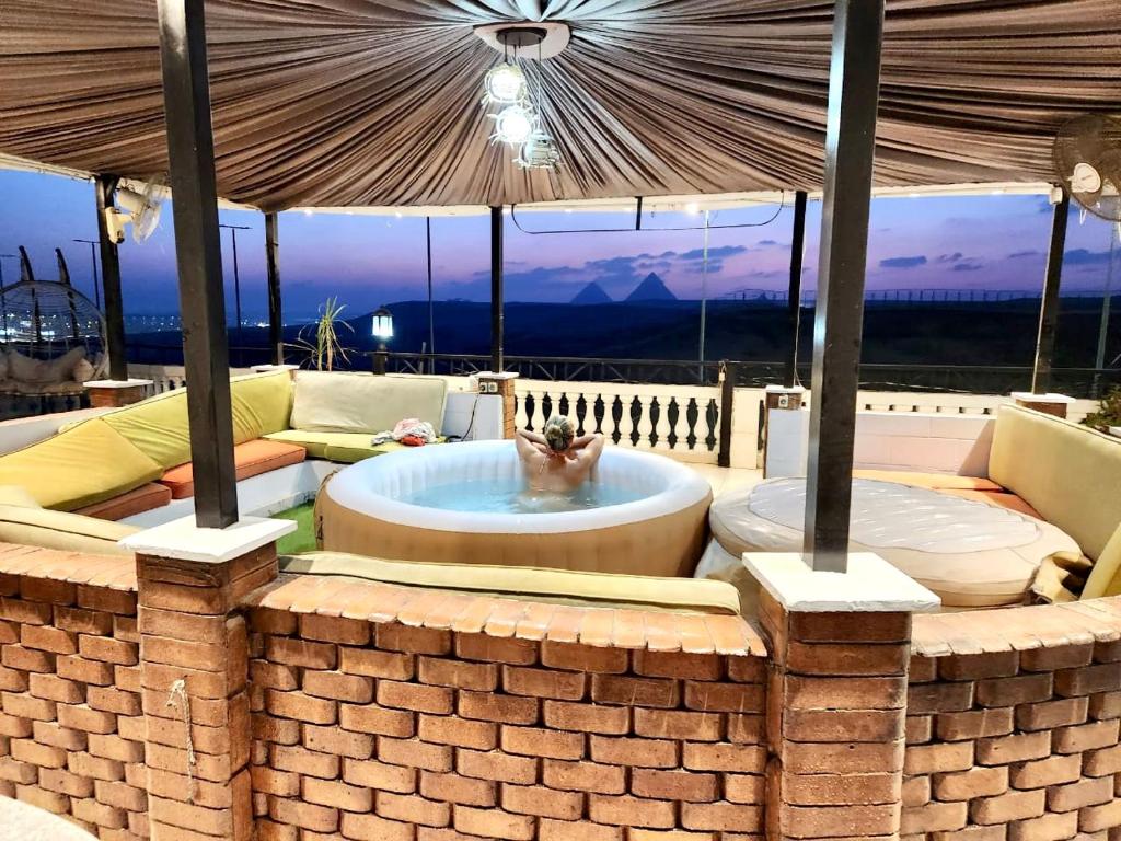 Private Oasis Panoramic Pyramids View RelaxJacuzzi photo 2