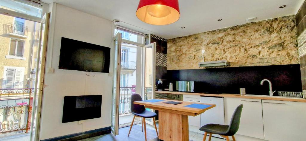 Studio Chic, Coeur de Lourdes