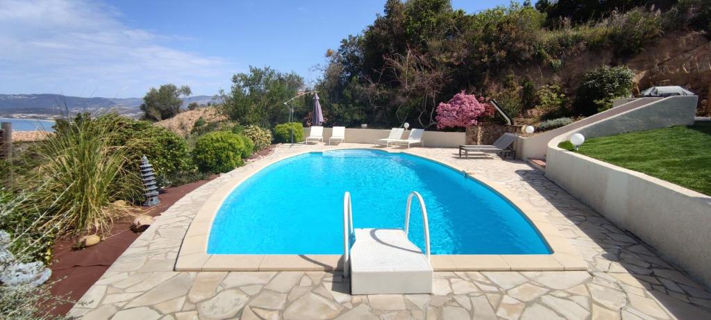 F4 à Porticcio avec piscine et vue sur mer photo 4