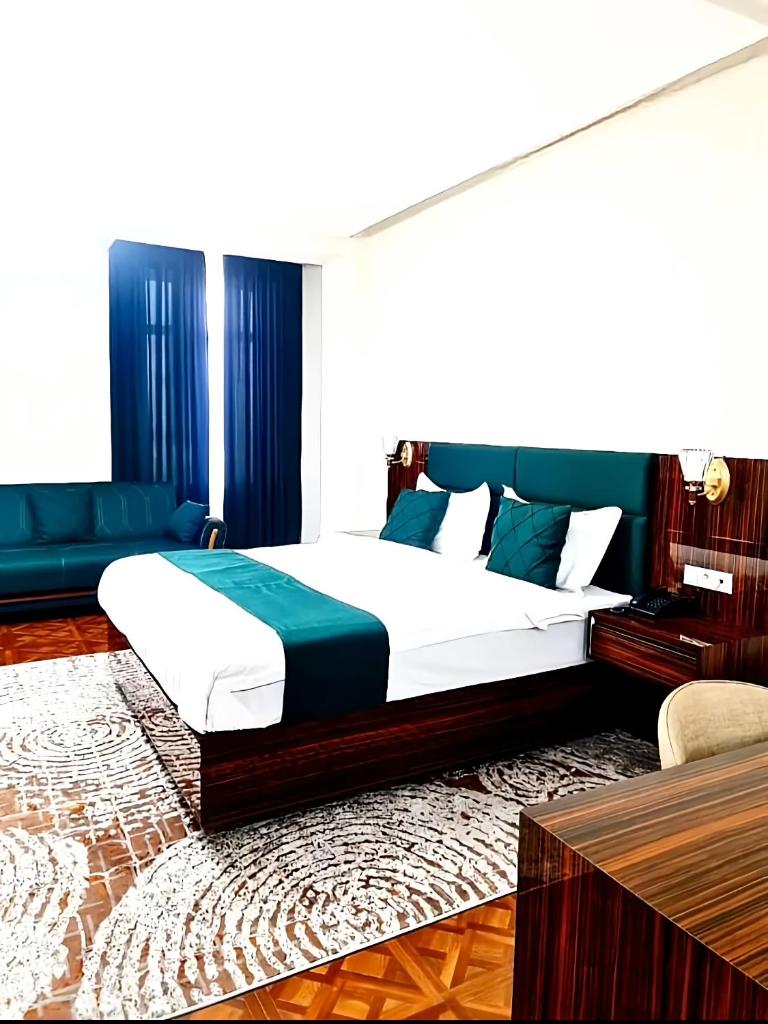 HOTEL AYNI photo 2