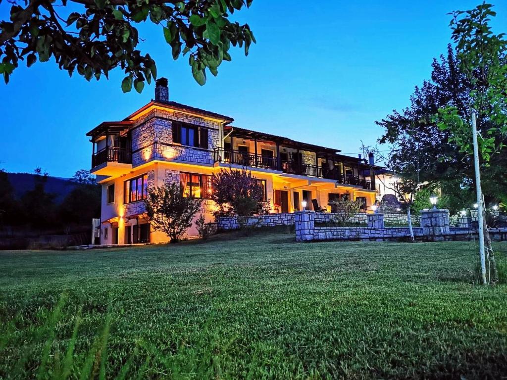 hostel lake plastira