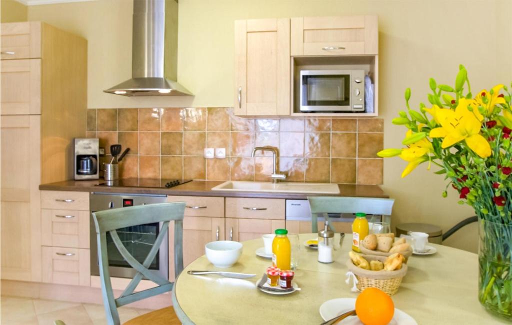 Nice Apartment In Callian With Outdoor Swimming Pool, Wifi And 2 Bedrooms photo 3