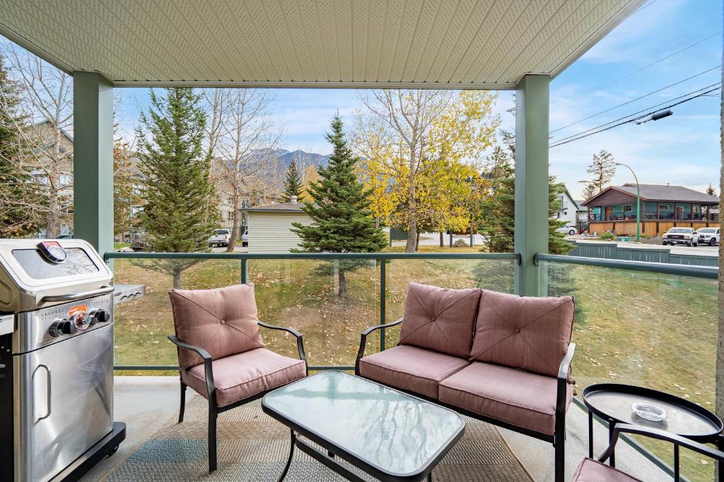 Polar Peaks Hot Tub Pool Gas Fireplace photo 4