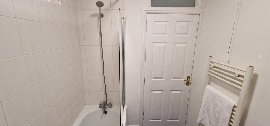 SELF CHECK IN APARTMENT DONCASTER Room Type - Double Room