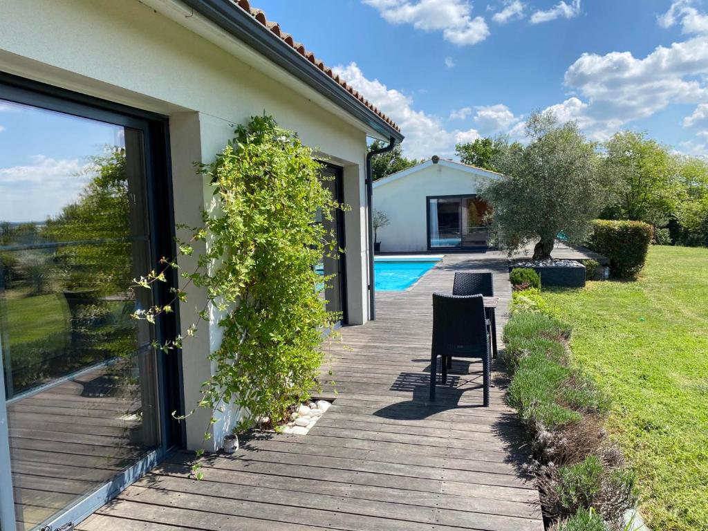 Villa familiale à la campagne avec vue sur le fleuve - proche de Bordeaux photo 3