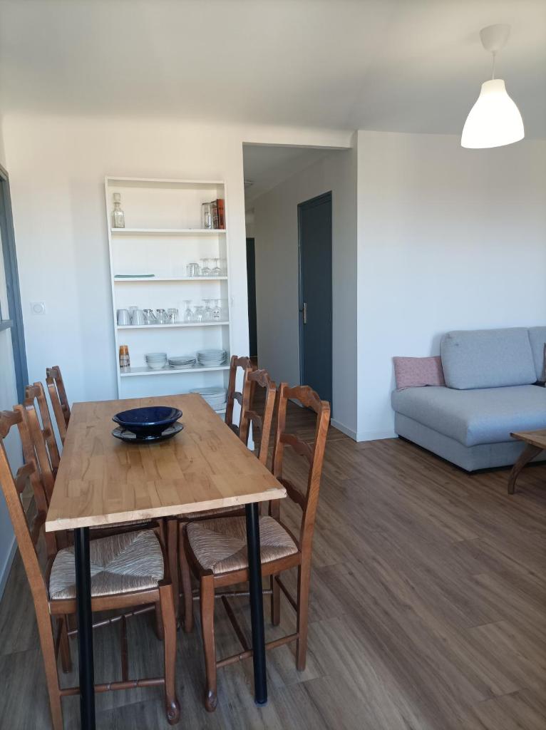Plein centre, T3, 2ch, balcon et vue photo 3