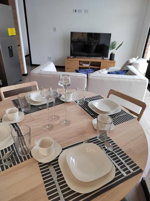 Hermoso apartamento nuevo en zona 10! photo 3