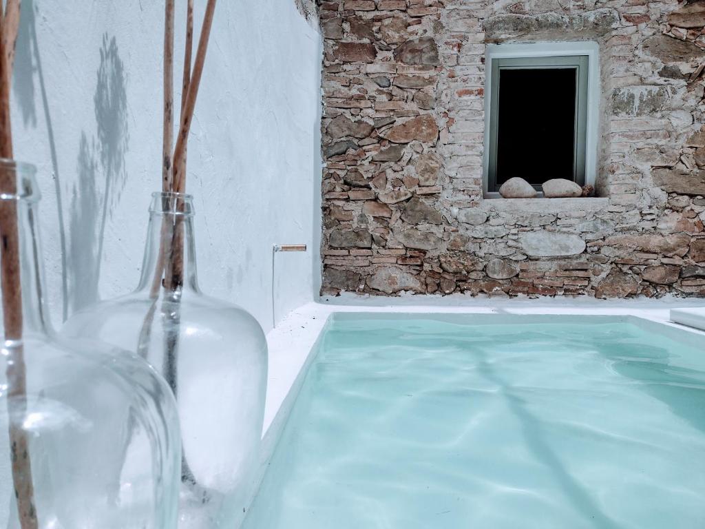 CAN TANDO Restored catalan old barn to enjoy peaceful rural simplicity