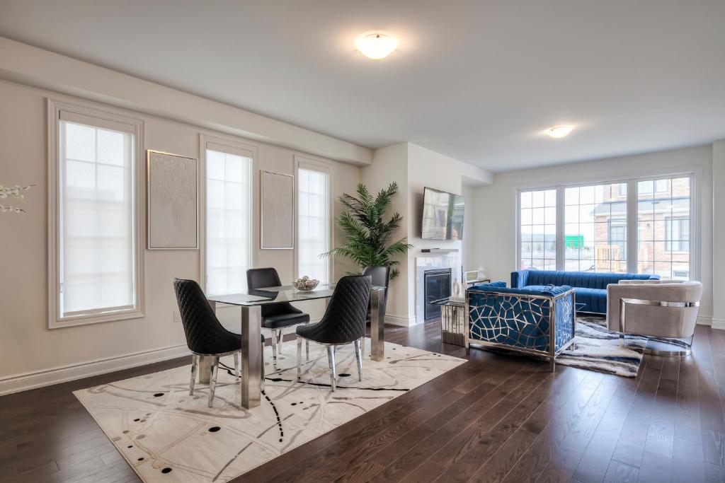 Unwind Here in a Stylish and Cozy Space photo 3