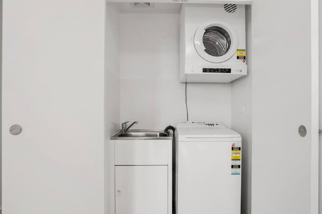 Stunning one bedroom St Leonards ATC010806 photo 4