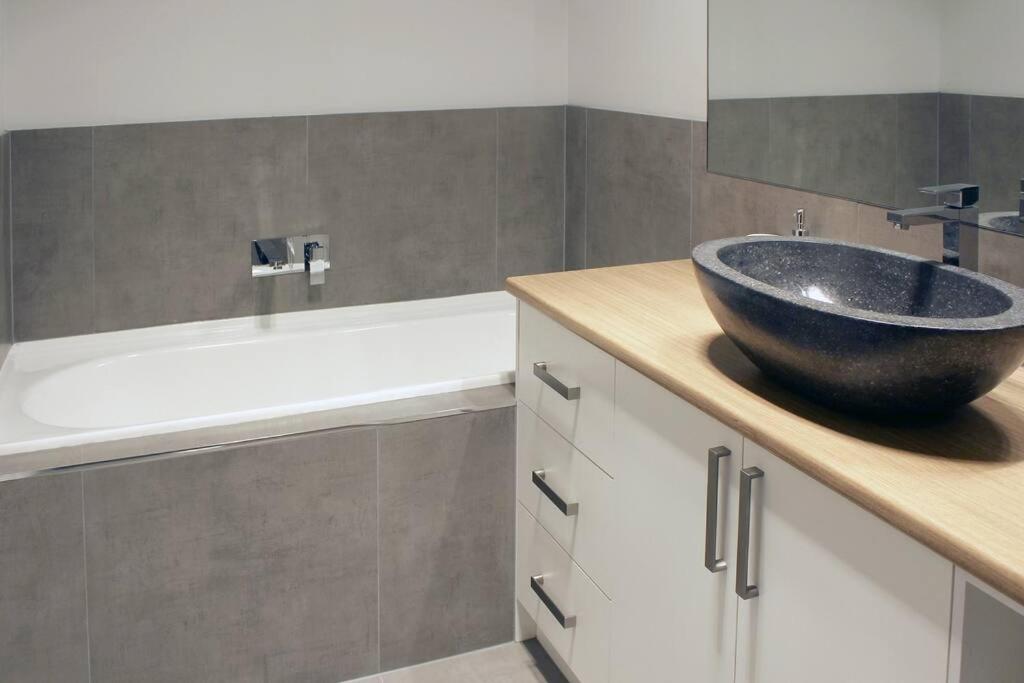 3 Bedroom miners cottage close to CBD and Hospital photo 4