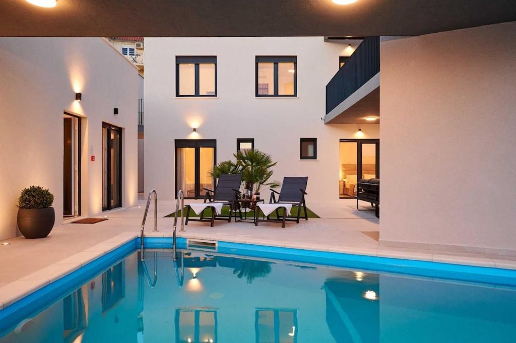 Villa Stella, private pool, sleeps 12, Dugi Rat photo 1