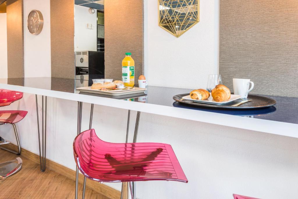 HOTEL ZOLA 45 Bezons La Defense photo 4