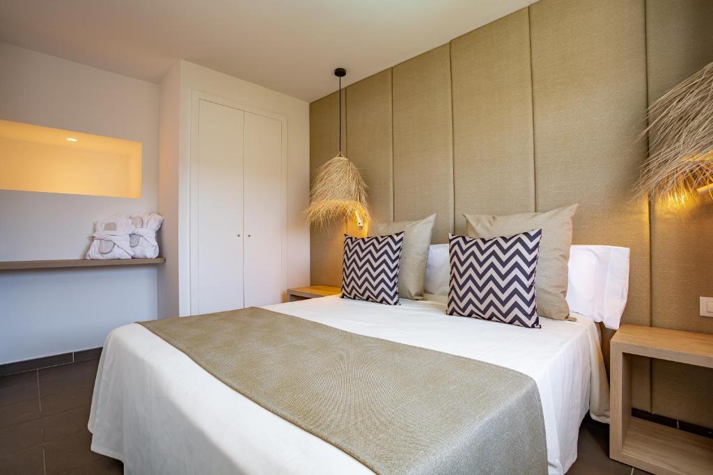 Migjorn Ibiza Suites & Spa photo 1