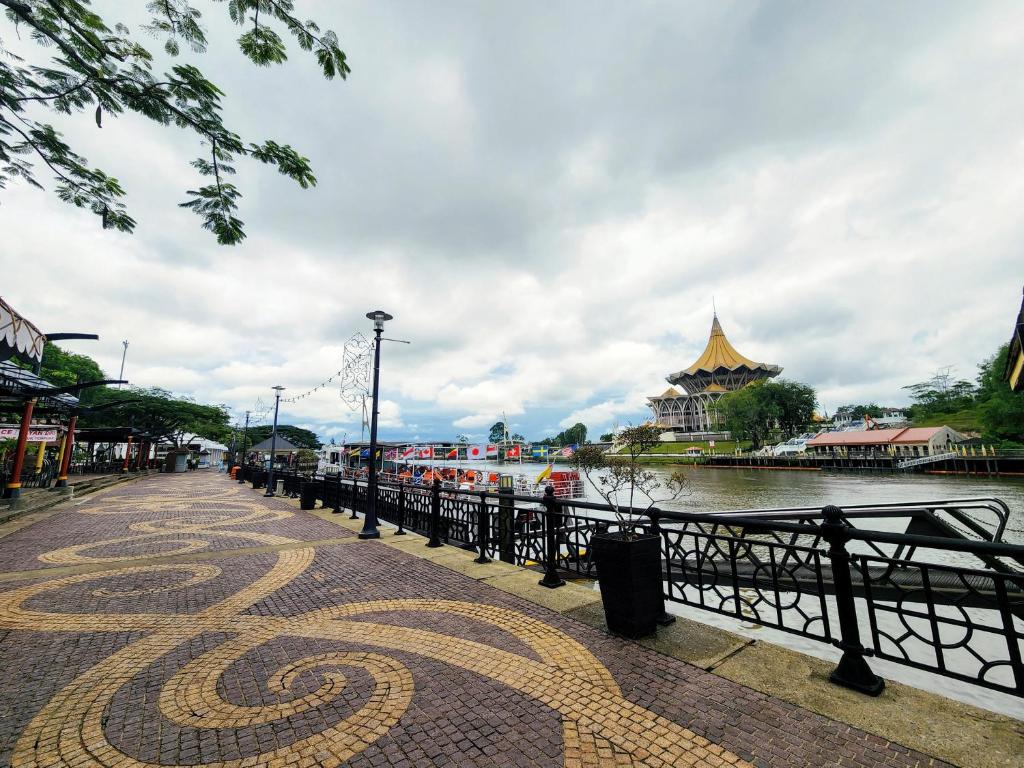 Upspot Kuching Waterfront Premium Hostel photo 1