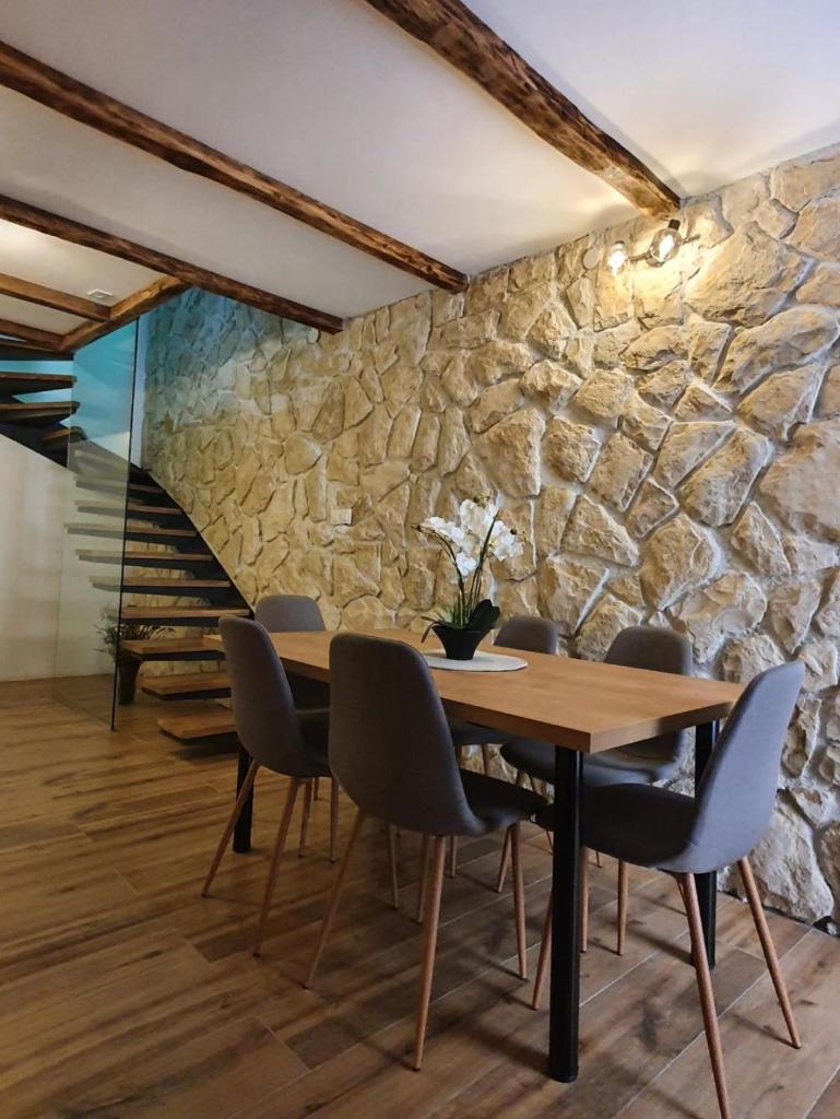 NEW VILLA IN OLD CENTER - Pag