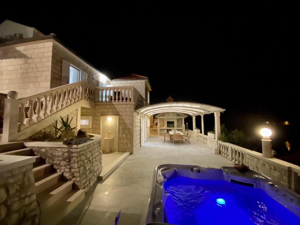 Villa Fjera with a sea view, hot tubs, terrace, BBQ photo 4