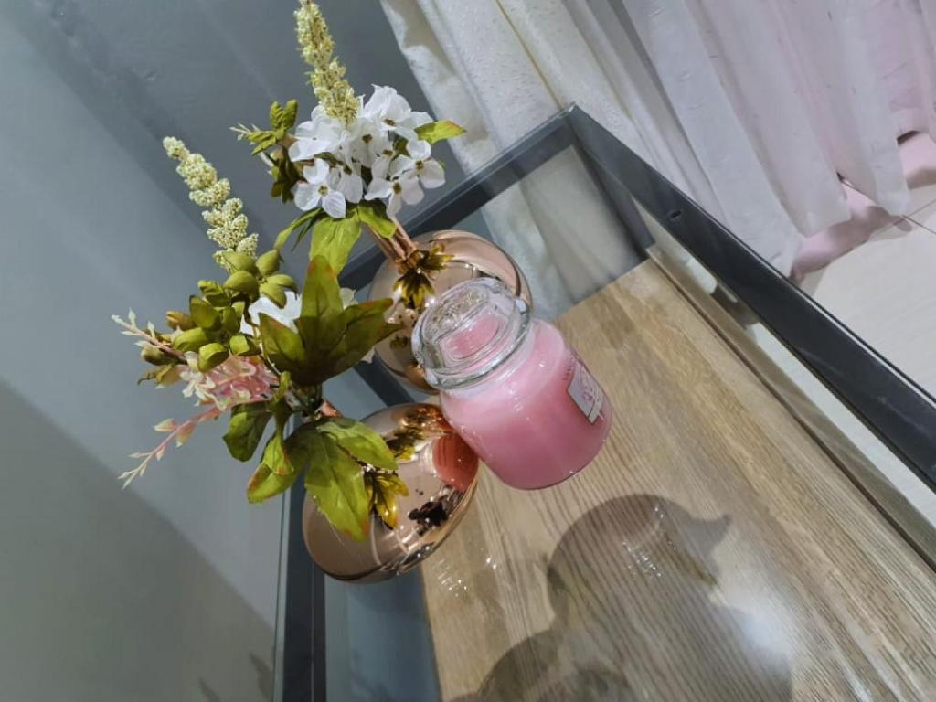 Posh 3 bedroomed guesthouse in Hillside with pool - 2039 photo 3