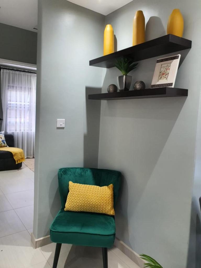 Posh 3 bedroomed guesthouse in Hillside with pool - 2039 photo 4