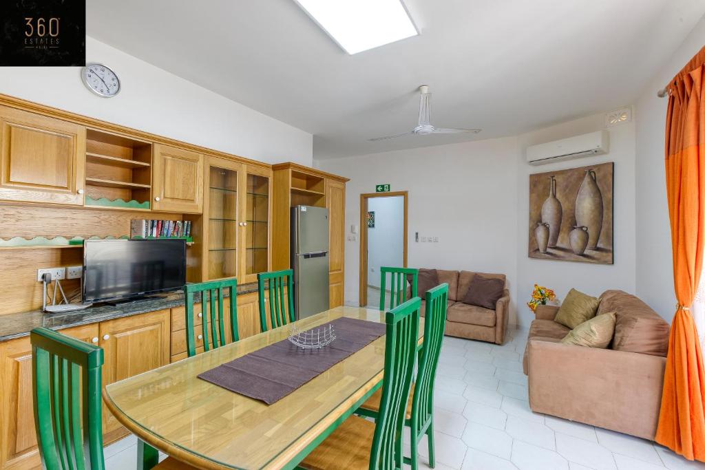 A beautiful 4BR villa with private pool & deck by 360 Estates photo 2