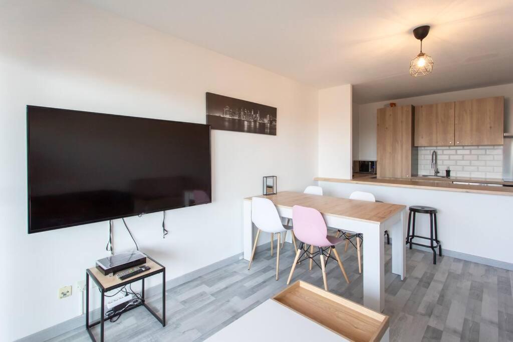 L41 Suite Paladium parking 8pax 4rooms balcony WIFI/AC photo 4