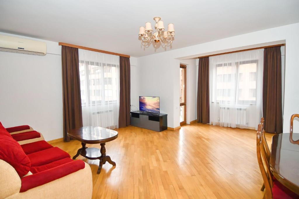 Prime Apartment 2 Bedrooms 2 Bathrooms (145 sq m)With Balconies,On Northern Avenue photo 1