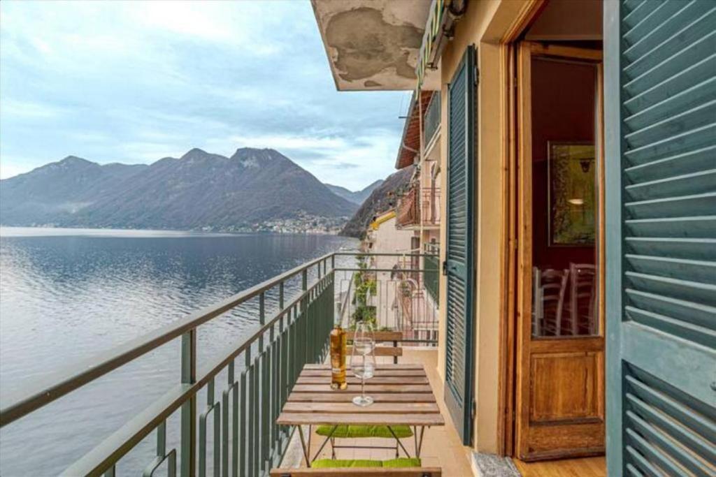 Paolo's Home - overlooking the Lake photo 1