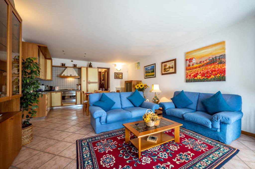 Apartment with bicycle storage in Dongo - Larihome A24