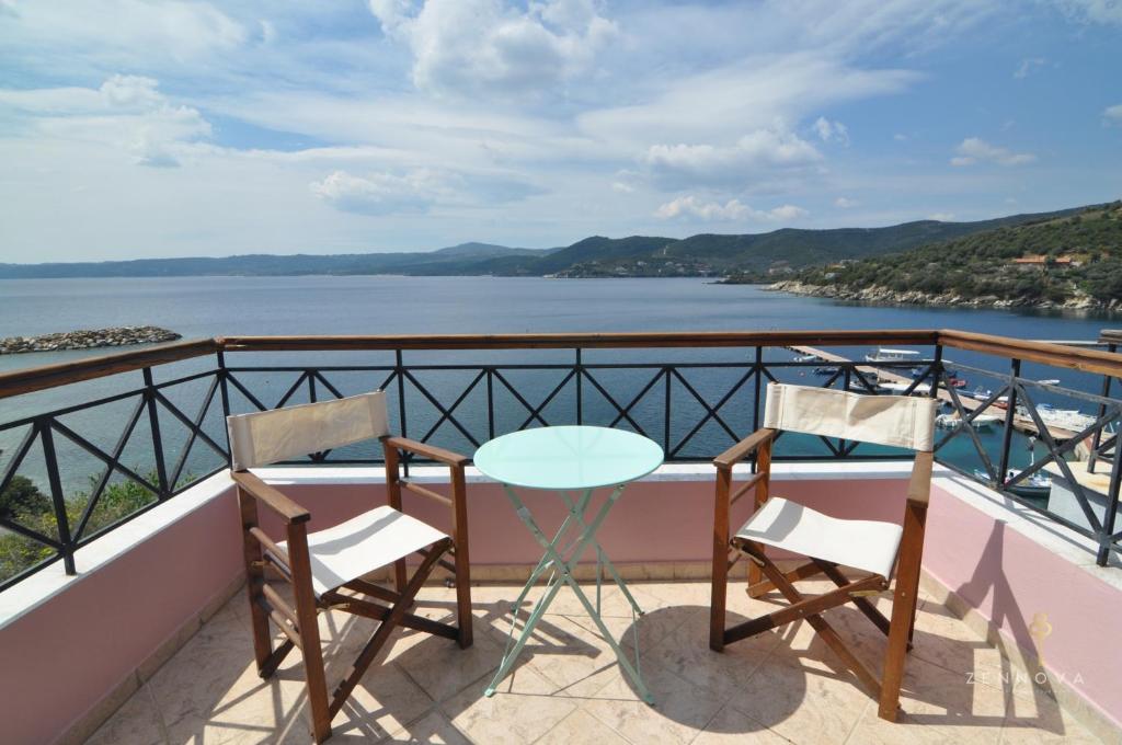 Zennova #42 Pirgadikia Sky & Sea Home