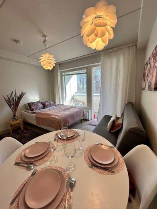 studio Finnoo Espoo next to metro, easy to reach Helsinki and Otaniemi, Aalto photo 3