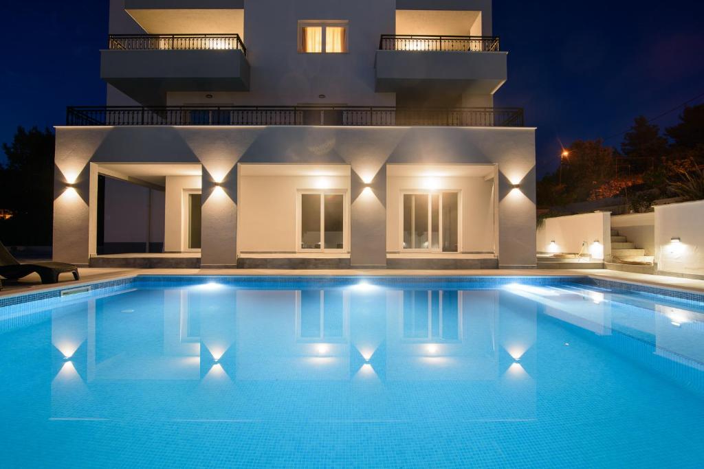 Villa Barbara & Zoran with heated swimming pool photo 4