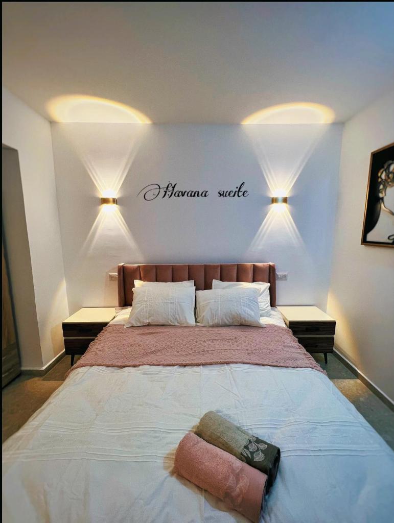 Havana Zimmer צימר הוואנה - Tap to explore photos