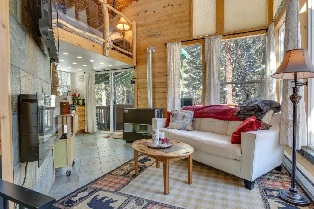 Idaho Springs Cabin with Hot Tub on Half Acre! photo 4