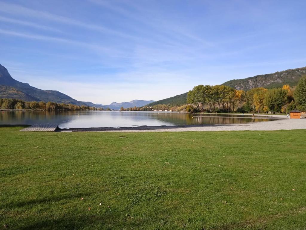 T2 Embrun vu les Orres photo 1