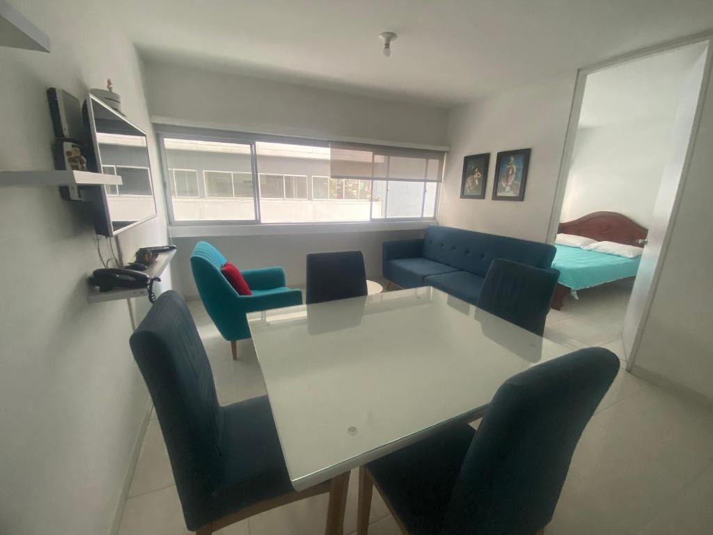 HABITACION CON BAÑO PRIVADO PARA 1 O 2 PERSONAS