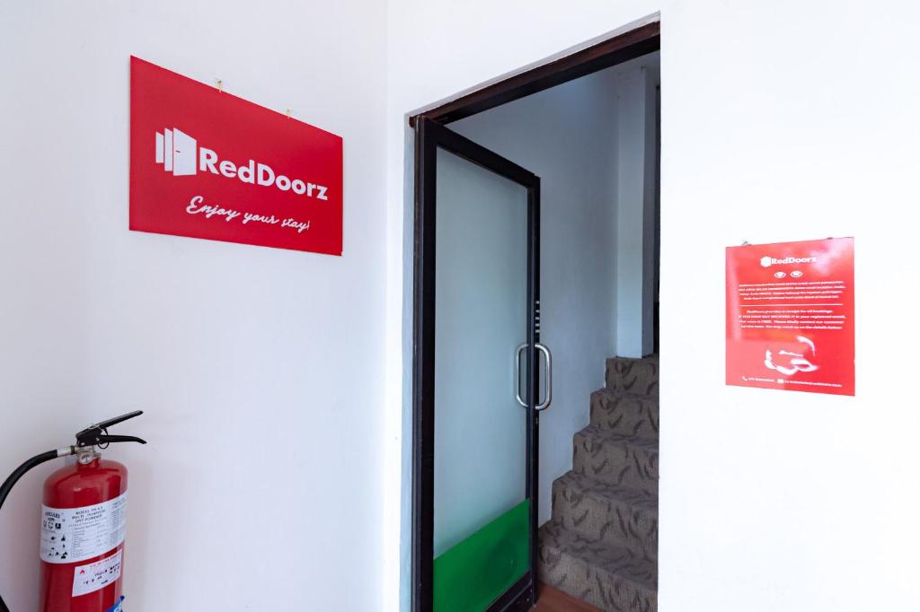 RedDoorz near Hang Nadim Batam Airport photo 2
