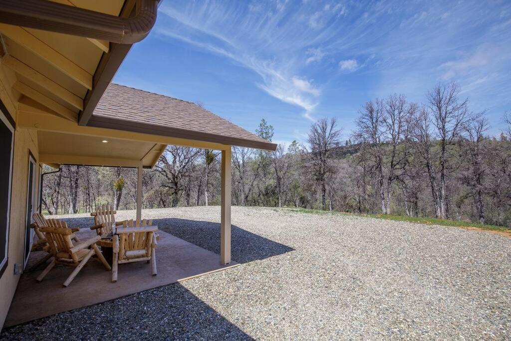 Cozy Cub Cabin, brand new home near Yosemite photo 2