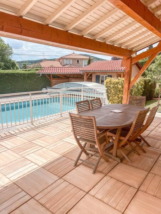 Magnifique maison à Lentilly - Piscine photo 1