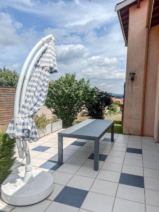 Magnifique maison à Lentilly - Piscine photo 2