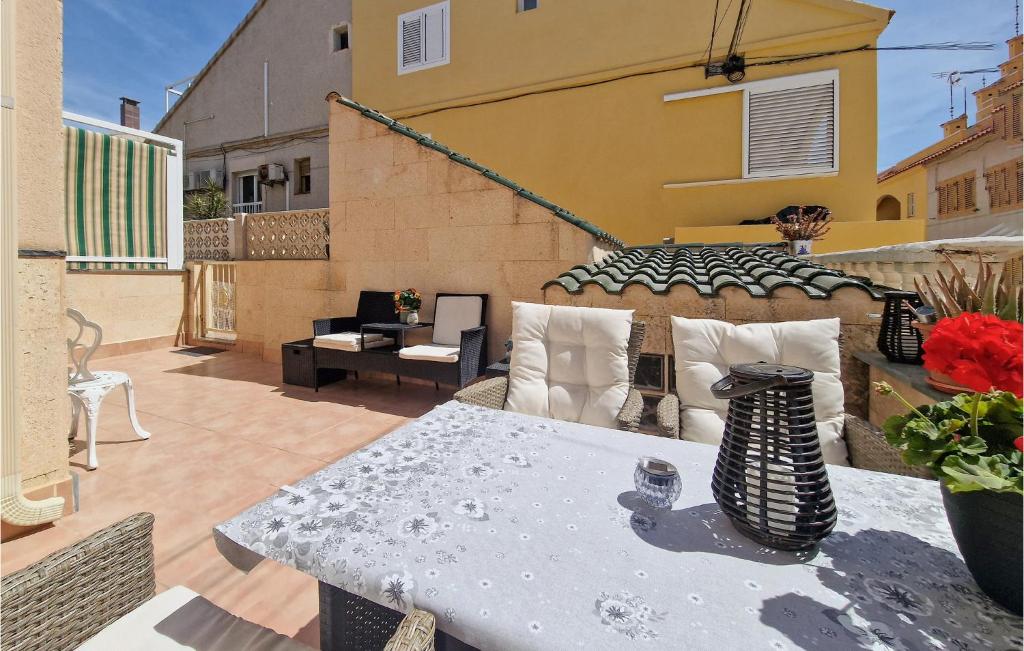 Nice Apartment In La Mata With Wifi And 2 Bedrooms photo 1