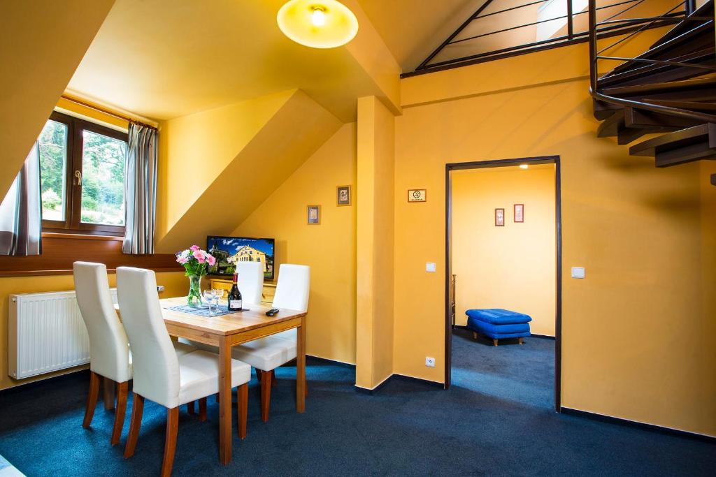 Yellow Ski Apartments photo 1