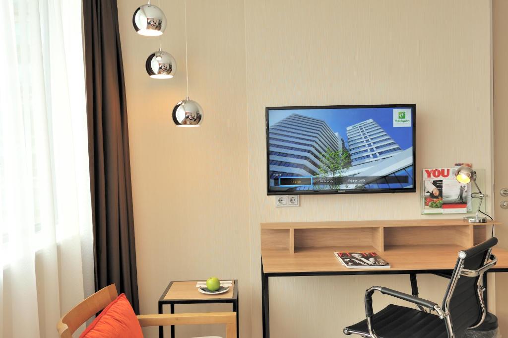 Holiday Inn Amsterdam - Arena Towers, an IHG Hotel photo 2