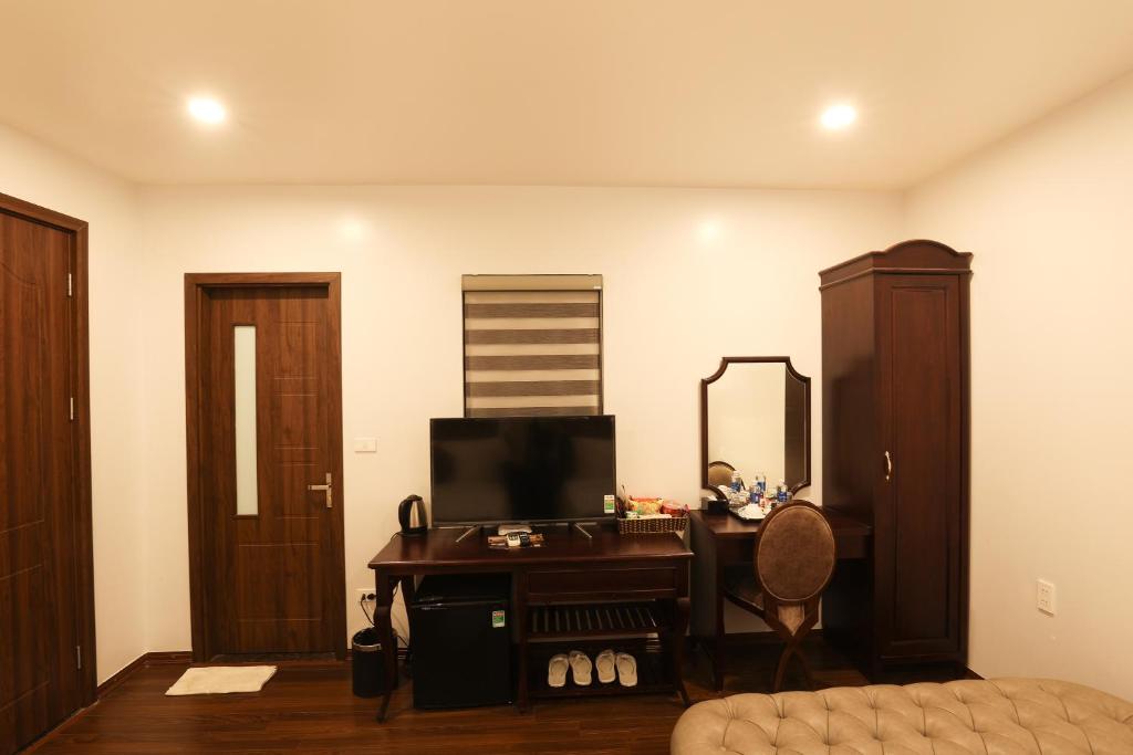 Royal Văn Phú Hotel