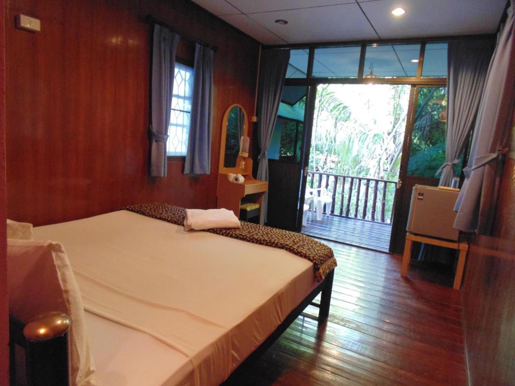 Номер (Стандартные бунгало с кондиционером), Moonhut Bungalows