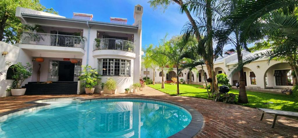 Jacaranda Lodge photo 1